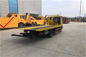 交道口非事故拖车